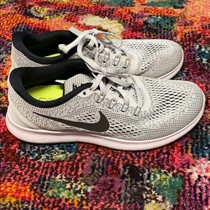 NIKE free size 8 tennis shoes